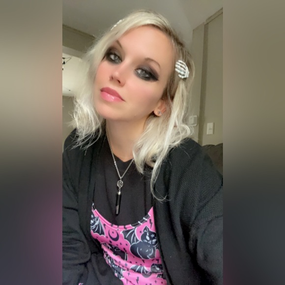 Meet your Posher, Katie - Picture 5 of 7